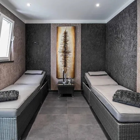 Plaza 3* Χαϊλμπρόν