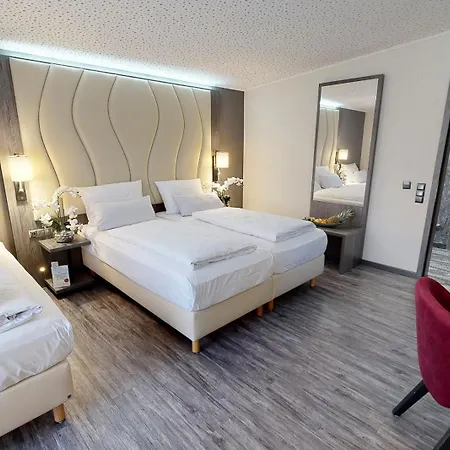 Plaza Hotel 3*