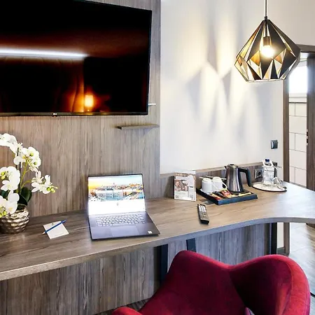 Hotel Plaza 3*