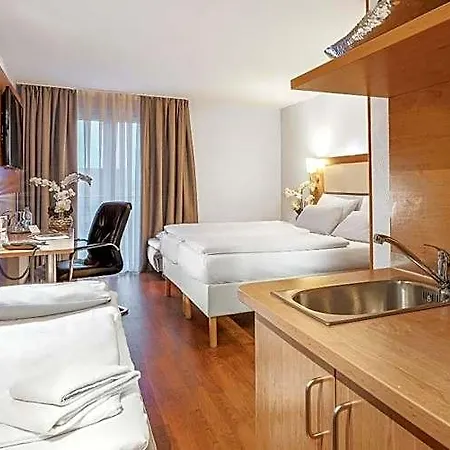 Plaza Hotel 3*