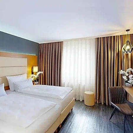 Hotel Plaza 3*