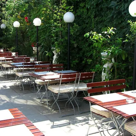 Plaza Ξενοδοχείο Χαϊλμπρόν