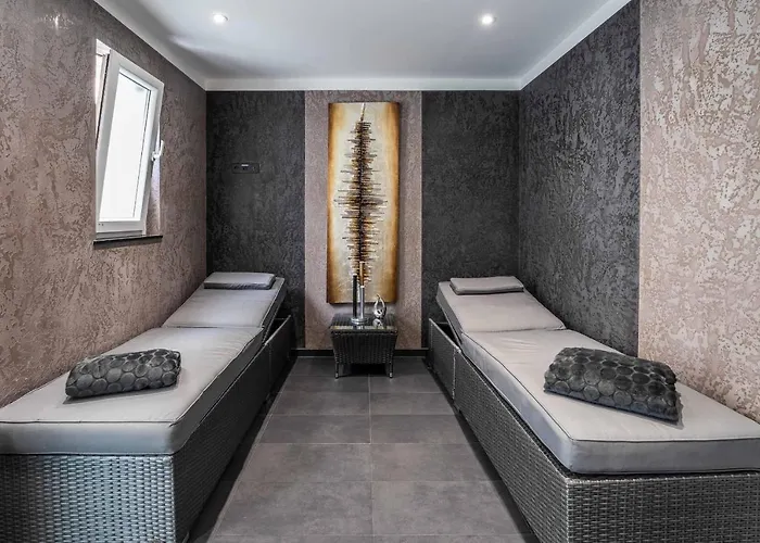 Plaza 3* Χαϊλμπρόν