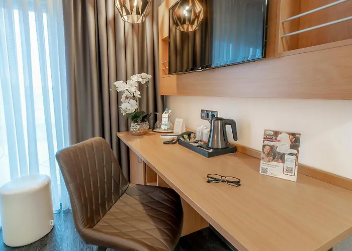 Ξενοδοχείο Plaza Χαϊλμπρόν