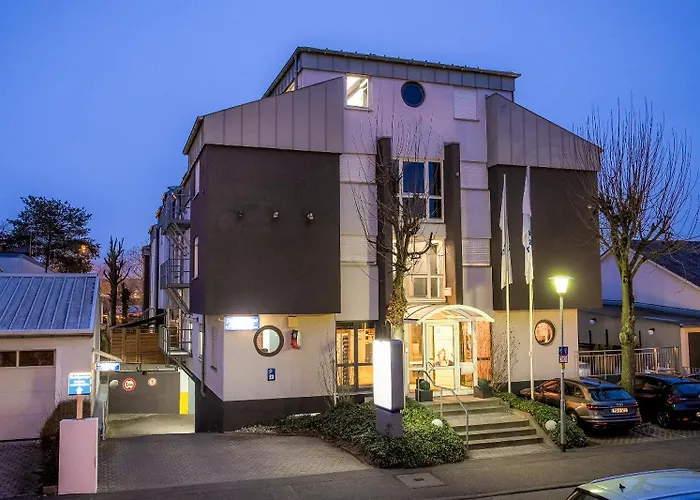 Plaza 3* Χαϊλμπρόν