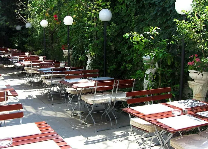 Plaza Ξενοδοχείο Χαϊλμπρόν